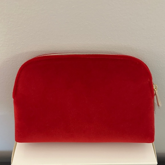 New! Dior Vibrant Red Velvet Cosmetic Bag - Picture 3 of 5